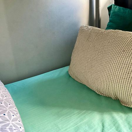Female-Dortoir Femme -Dorm Shared Room Paris Bobigny Dış mekan fotoğraf