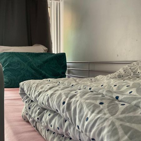 Female-Dortoir Femme -Dorm Shared Room Paris Bobigny Dış mekan fotoğraf